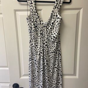 Maggy London Black and White Ruched Midi Sundress